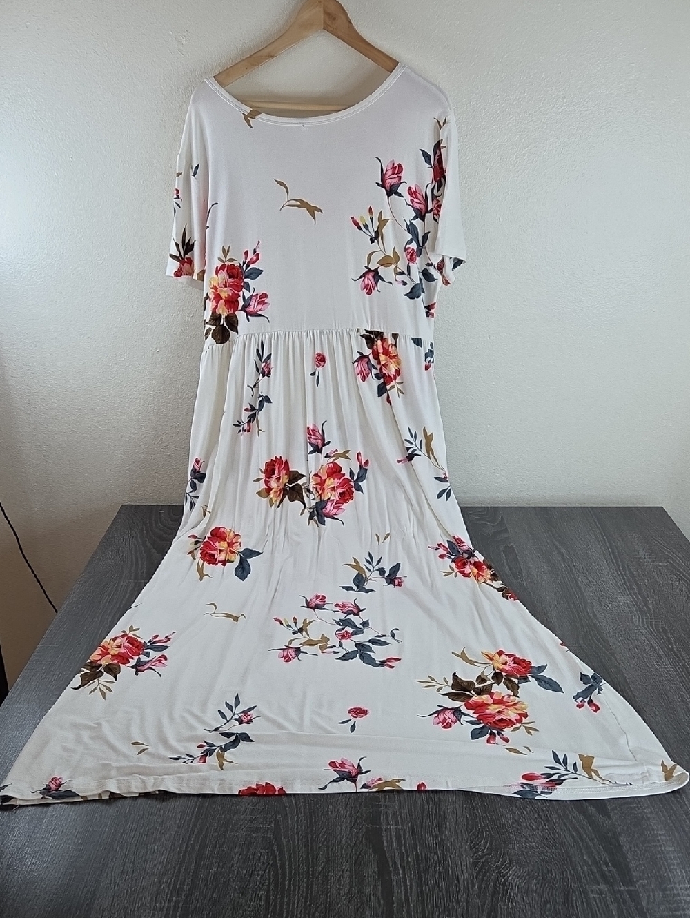 BlSHUIGE Women's White Floral Maxi Dress - Short Sleeve 2X NWT - Picture 4 of 9